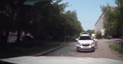 Автоприколы! А подождать нельзя? Случай на дороге Перекрыла всю дорогу...