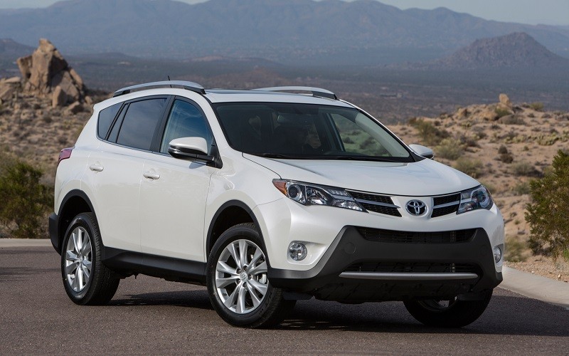 Замена лобового стекла на Toyota RAV4 Замена лобового стекла на Toyota RAV4