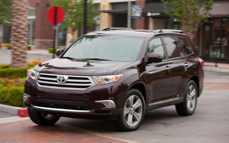 Замена лобового стекла на Toyota Highlander Замена лобового стекла на Toyota Highlander
