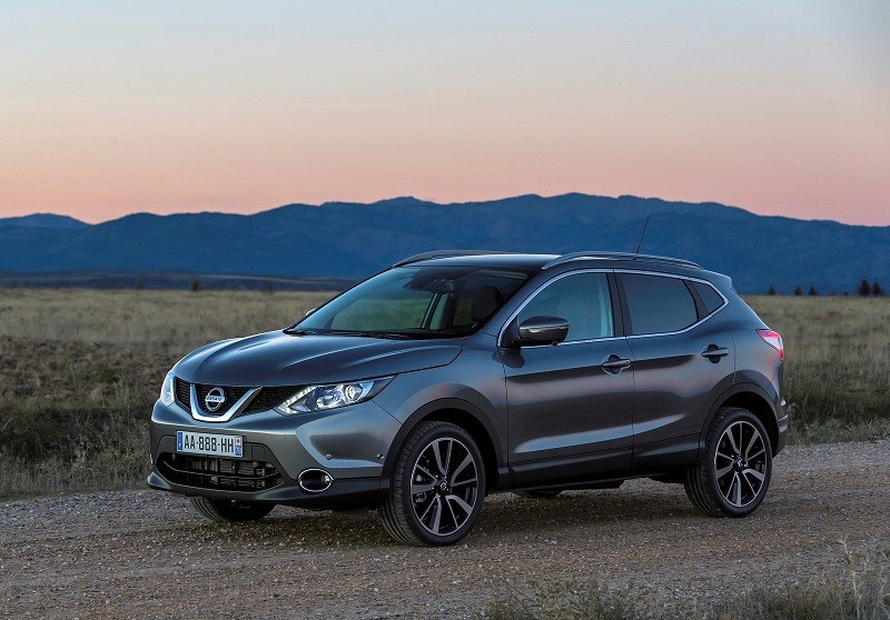 Замена лобового стекла на Nissan Qashqai Замена лобового стекла на Nissan Qashqai