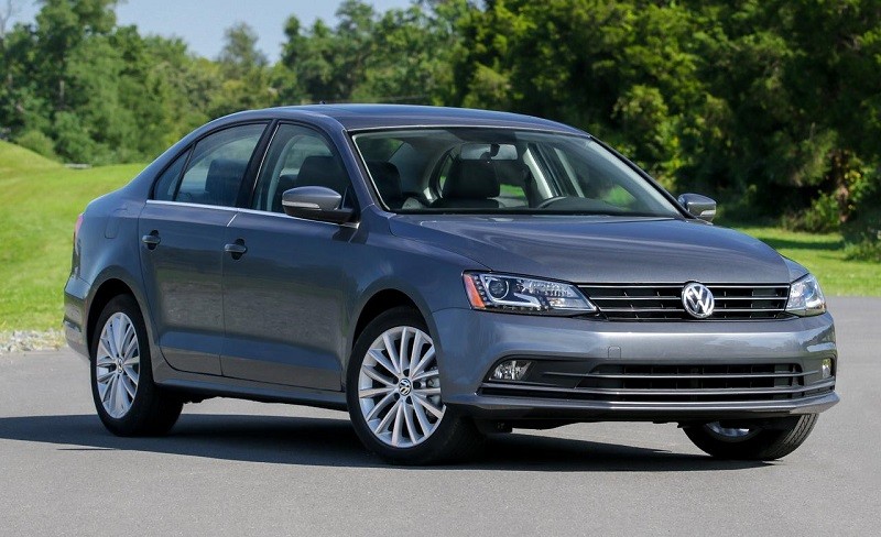 Замена лобового стекла на Volkswagen Jetta
