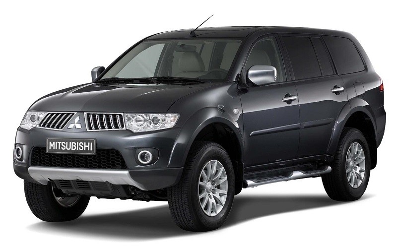 Замена лобового стекла на Mitsubishi Pajero Замена лобового стекла на Mitsubishi Pajero