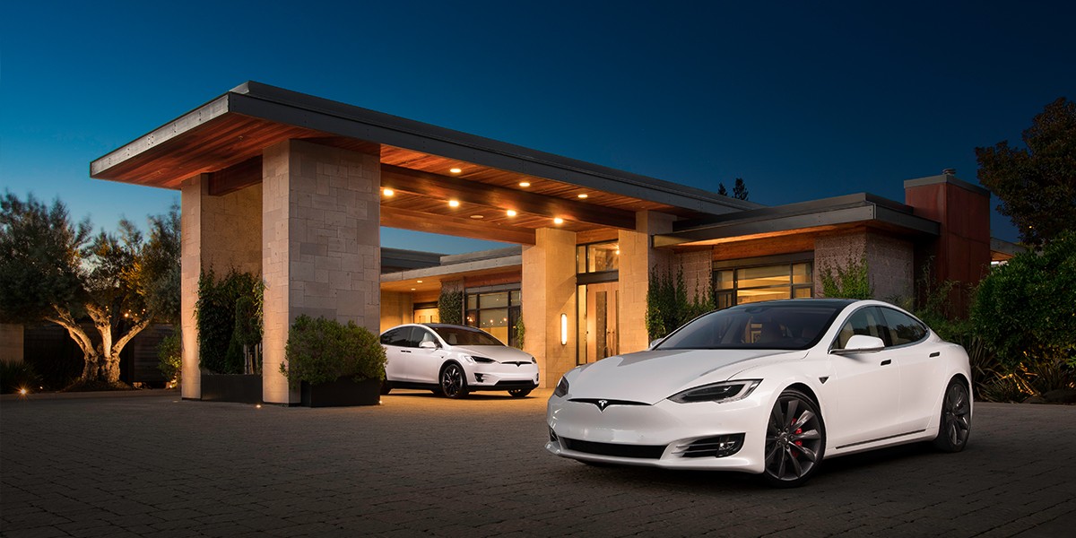 Tesla Model S P100D и Model X P100D получили специальный режим Ludicrous, благодаря которому Model S P100D сможет разгоняться до 100 кмч за 2,5 секунды, а Model X P100D - за 2,9 секунды. Тесла как самолет 100 км за 2,5 сек! TESLA Model S P100D и Model X P100D В компании Tesla утверждают, что подобный результат разгона Model S P100D находится на третьем месте в мире среди серийных автомобилей! Быстрее скорость 100 км могут набрать только только два автомобиля - LaFerrari и Porsche 918 Spyde Новый аккумулятор емкостью 100 кВт⋅ч так же увеличил запас хода! Так, в Model S P100D может преодолеть более 506 километров А Model X P100D на одной зарядке может проехать более 450 километров без подзарядки! Не забудьте сделать тонировку своего автомобиля! Тесла как самолет 100 км за 2,5 сек! TESLA Model S P100D и Model X P100D Tesla Model S P100D и Model X P100D получили специальный режим Ludicrous, благодаря которому Model S P100D сможет разгоняться до 100 кмч за 2,5 секунды, а Model X P100D - за 2,9 секунды. Тесла как самолет 100 км за 2,5 сек! TESLA Model S P100D и Model X P100D В компании Tesla утверждают, что подобный результат разгона Model S P100D находится на третьем месте в мире среди серийных автомобилей! Быстрее скорость 100 км могут набрать только только два автомобиля - LaFerrari и Porsche 918 Spyde Новый аккумулятор емкостью 100 кВт⋅ч так же увеличил запас хода! Так, в Model S P100D может преодолеть более 506 километров А Model X P100D на одной зарядке может проехать более 450 километров без подзарядки! Не забудьте сделать тонировку своего автомобиля! Тесла как самолет 100 км за 2,5 сек! TESLA Model S P100D и Model X P100D