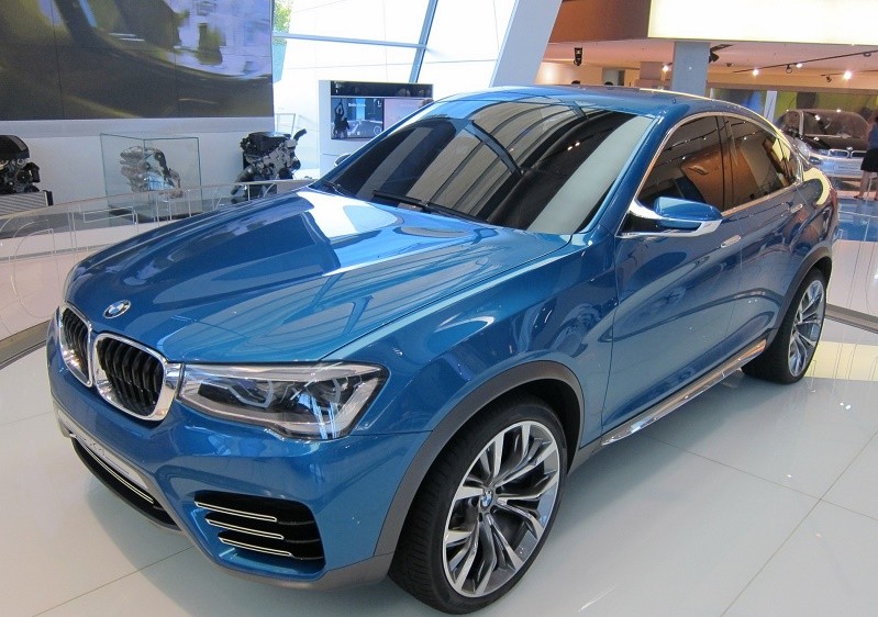 BMW автостекла купить лобовые стекла с заменой   на иномарки установка и продажа оригинальные и неоригинальные в Москве БМВ 